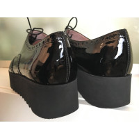 Pretty Ballerinas Chaussures à lacets en Cuir verni en Noir