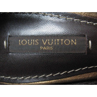 Louis Vuitton Pumps/Peeptoes aus Wildleder in Braun