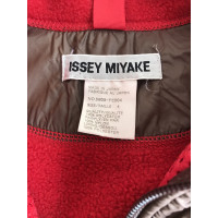 Issey Miyake Top in Red
