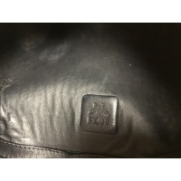 Mcm Clutch aus Leder in Silbern