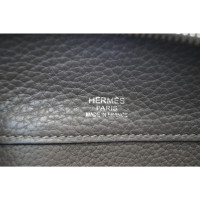 Hermès Atlas aus Leder in Grau