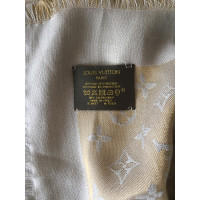Louis Vuitton Monogram Tuch in Grey