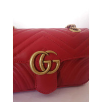 Gucci GG Marmont Small Shoulder Bag aus Leder in Rot