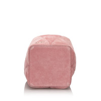 Miu Miu Umhängetasche aus Wildleder in Rosa / Pink