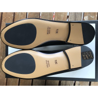 Gucci Slipper/Ballerinas aus Leder in Schwarz