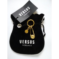 Versace Broche in Goud