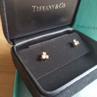 Tiffany & Co. Ohrring aus Rotgold in Weiß