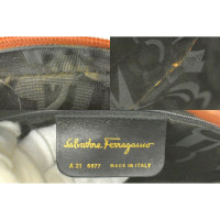 Salvatore Ferragamo Shoulder bag Leather in Bordeaux