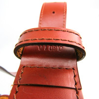 Louis Vuitton Sac D'Épaule aus Leder in Rot