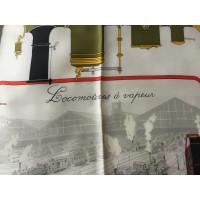 Hermès Carré 90x90 aus Seide in Oliv