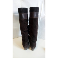 Miu Miu Stiefel aus Wildleder in Braun