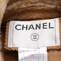 Chanel Jas/Mantel Bont in Beige