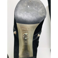 Dolce & Gabbana Stiefel aus Wildleder in Schwarz