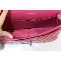 Chanel Classic Flap Bag Jumbo en Cuir verni en Rose/pink