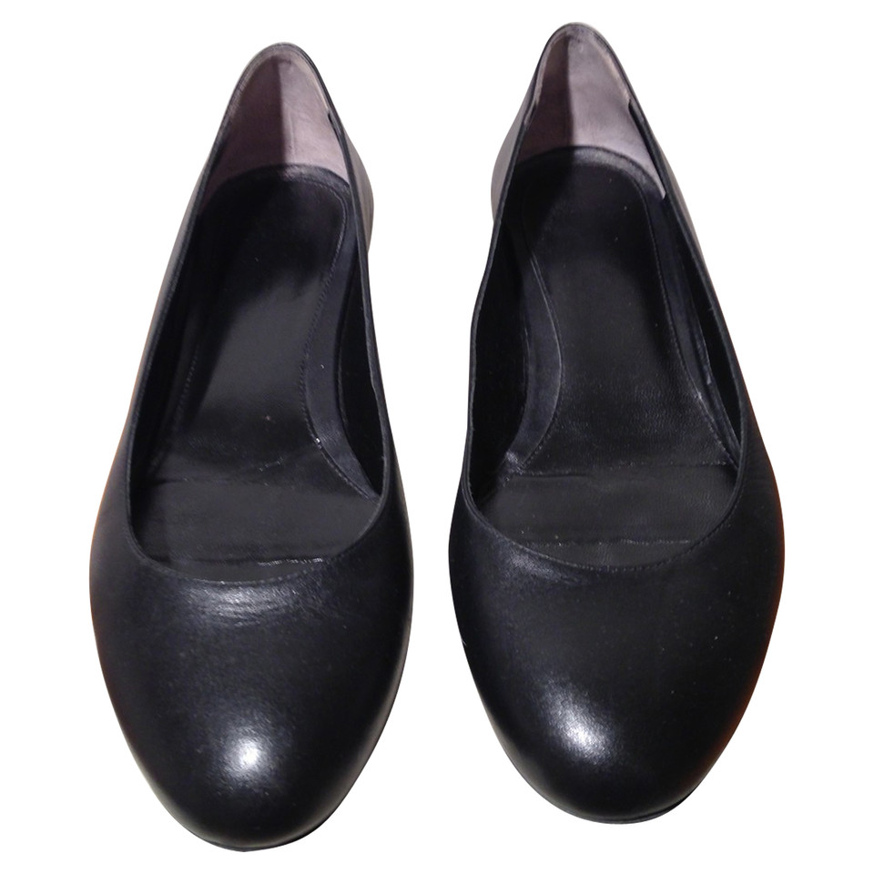 Fendi Slippers/Ballerinas Leather in Black