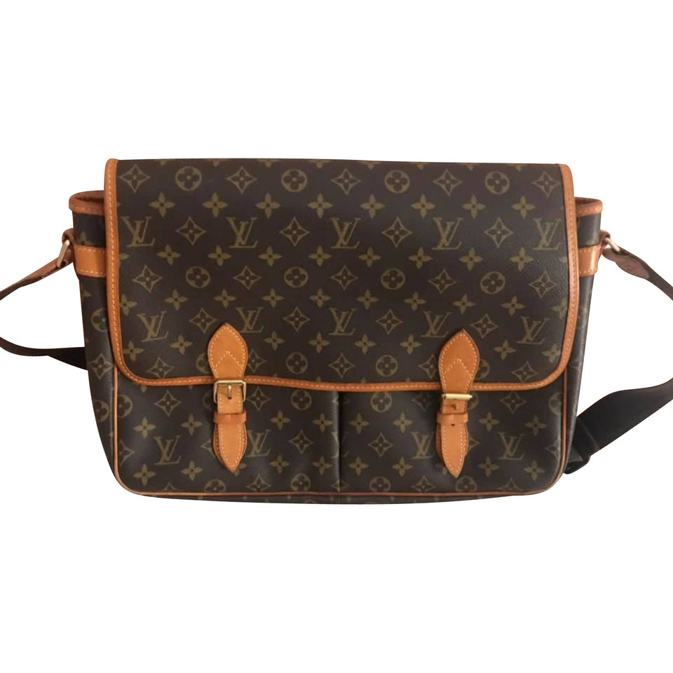 Louis Vuitton Gibeciere Leather in Brown