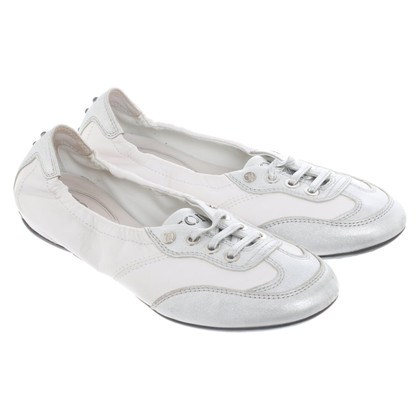 Tod's Slipper/Ballerinas aus Leder in Weiß