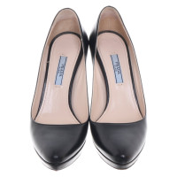 Prada pumps in zwart