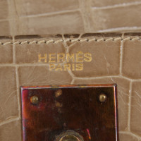 Hermès Kelly Bag 28 Leer in Beige