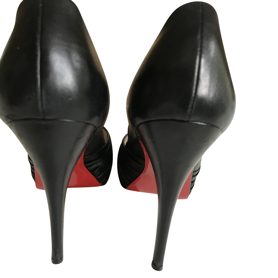 Christian Louboutin Pumps/Peeptoes aus Leder in Schwarz