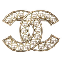 Chanel broche