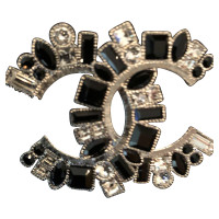 Chanel Broche logo avec pierres précieuses