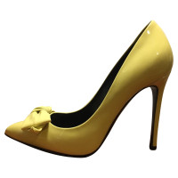 Gucci Pumps/Peeptoes Patent leather in Yellow