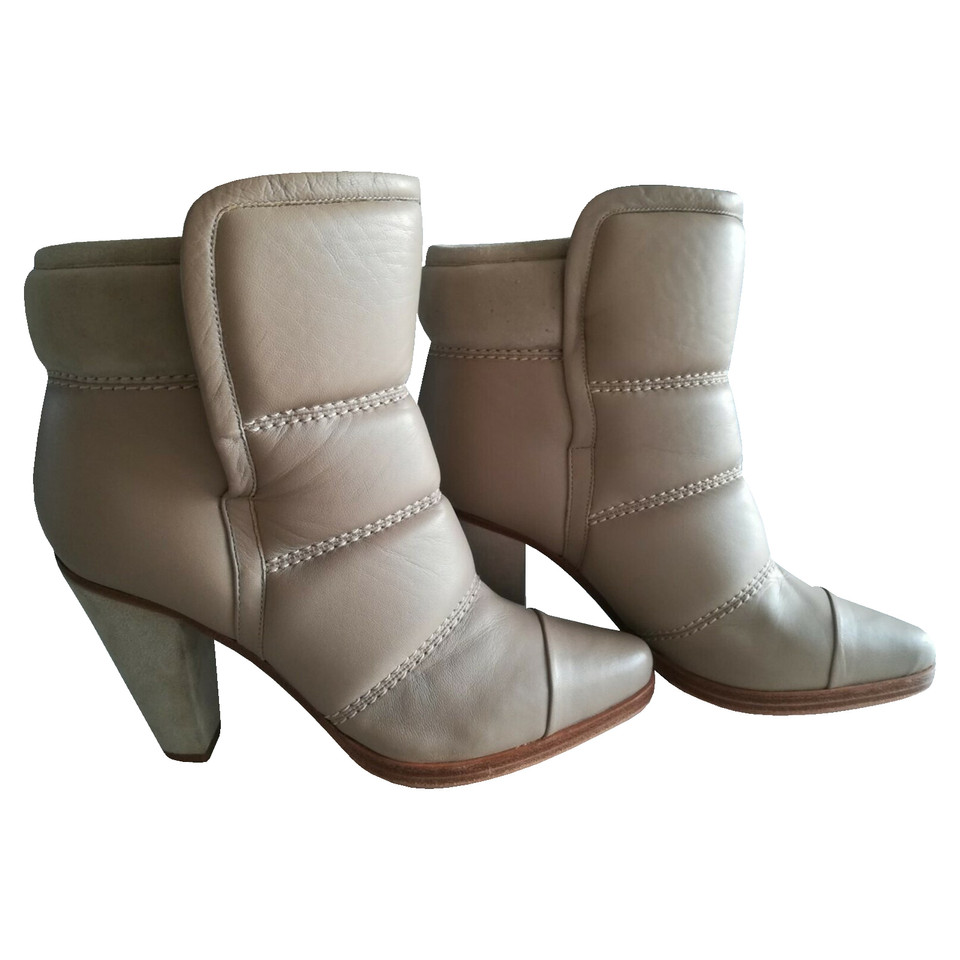 Chloé Ankle boots Leather in Beige