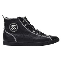 Chanel Sneakers aus Leder in Schwarz