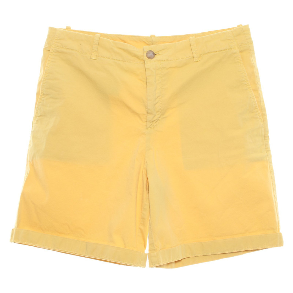 Hugo Boss Shorts in Yellow