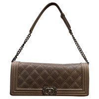 Chanel Clutch aus Leder in Taupe