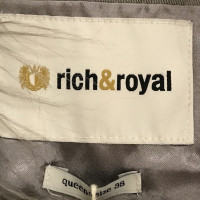 Rich & Royal vest