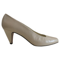 Russell & Bromley pumps in crema