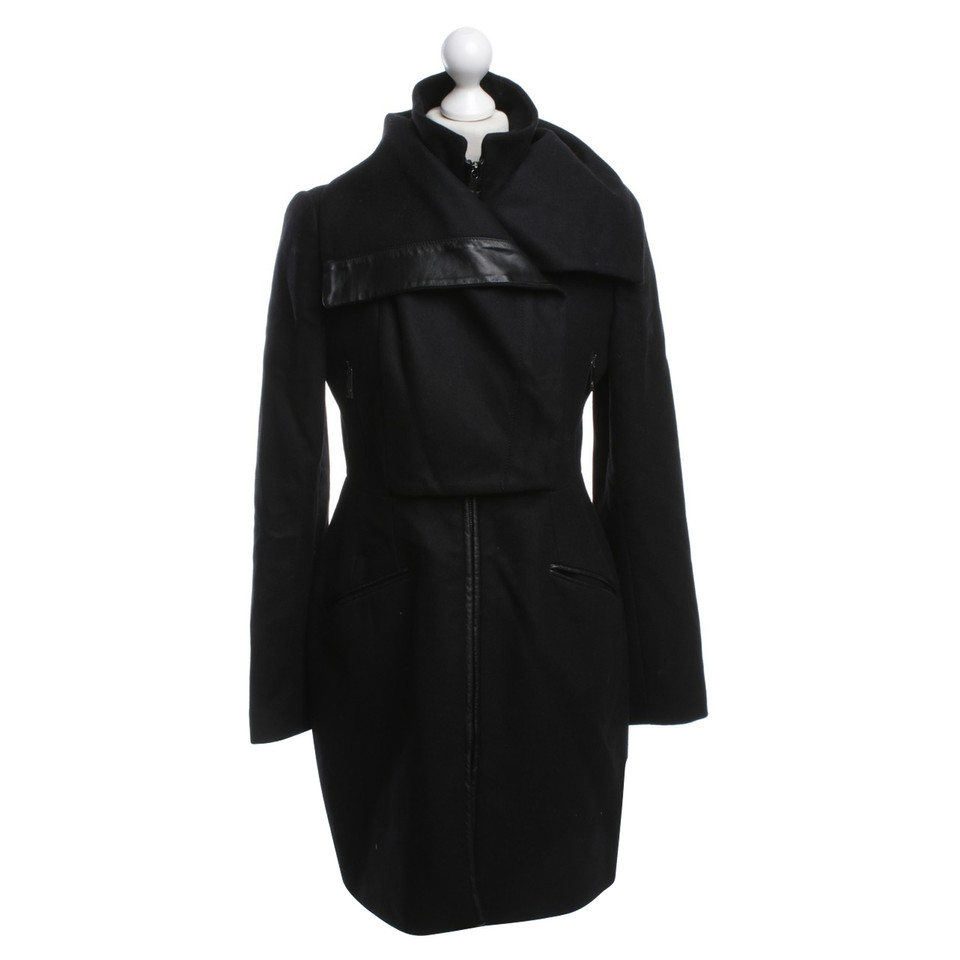 Pinko Coat in black