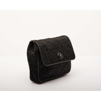 Chanel Handtasche aus Seide in Schwarz