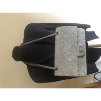 Chanel Classic Flap Bag in Pelle scamosciata in Grigio