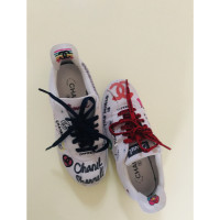 Chanel Sneakers aus Baumwolle in Weiß