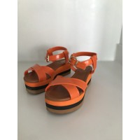 Fendi Chaussures compensées en Orange