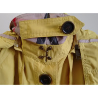 Burberry Veste/Manteau en Jaune