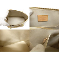 Louis Vuitton Alma Patent leather in Cream
