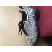 Pinko Sneakers aus Leder in Silbern