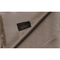 Louis Vuitton Monogram Tuch en Soie en Beige
