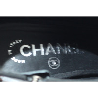 Chanel Pumps/Peeptoes aus Lackleder in Schwarz