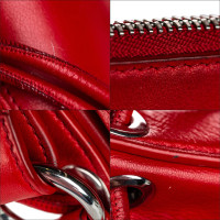 Alexander McQueen Handtasche aus Leder in Rot