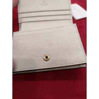 Gucci Täschchen/Portemonnaie aus Leder in Beige