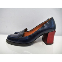 Fendi Pumps/Peeptoes aus Leder in Blau