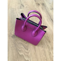 Coccinelle Shoulder bag Leather in Fuchsia