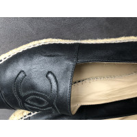 Chanel Slippers/Ballerina's Leer in Zwart