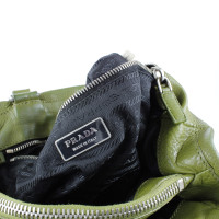 Prada Handtasche aus Leder in Oliv