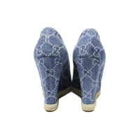 Gucci Sandalen aus Jeansstoff in Blau